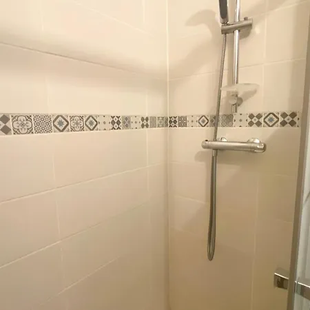 Apartment Le Guist'hau - T2 Proche Hyper Centre Nantes